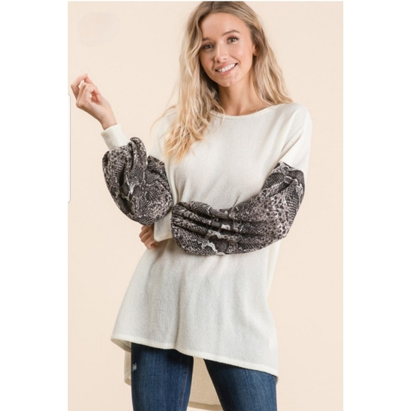 NWT Snakeskin Print Puff Sleeve Solid Cream Tunic - Picture 5 of 5